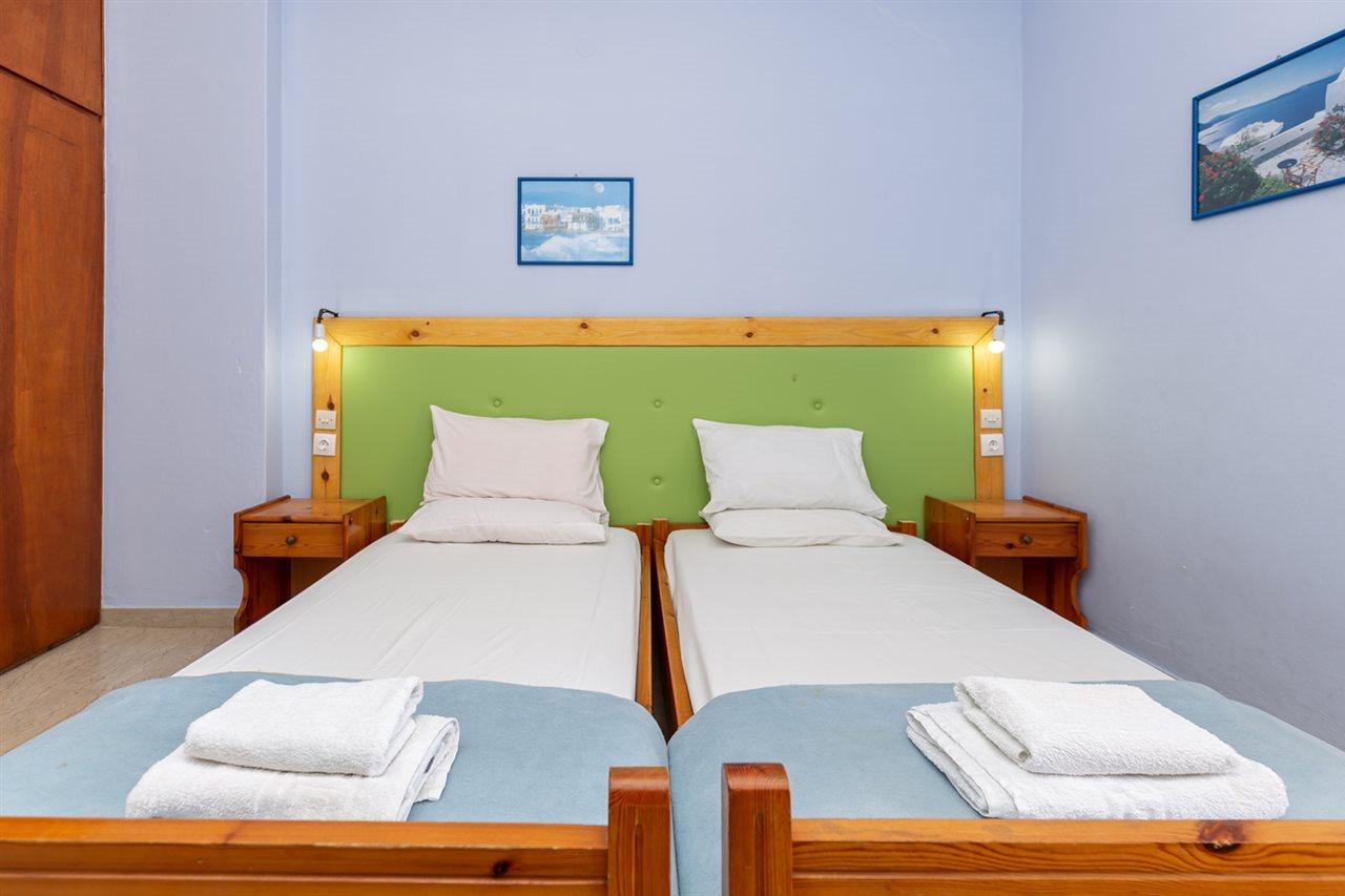 Alexandros Hotel
