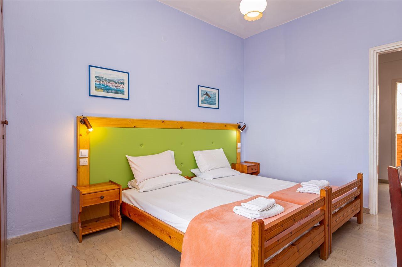 Alexandros Hotel 2*